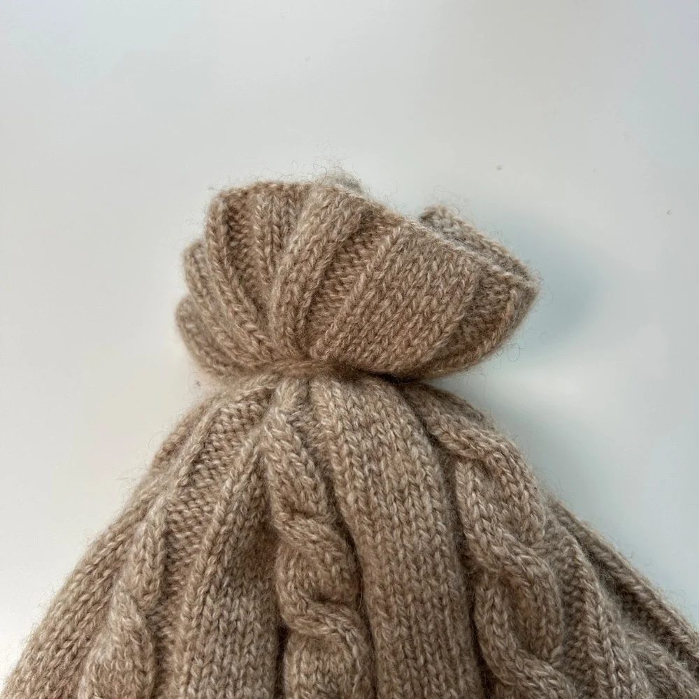 Mount Cashmere women one size beanie cable knit knot top brown 100% cashmere
